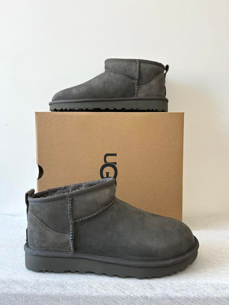 UGG Classic Ultra Mini Boot Grey (EU 38 / 39 / 40), Kleding | Dames, Schoenen, Nieuw, Snowboots, Grijs, Ophalen of Verzenden