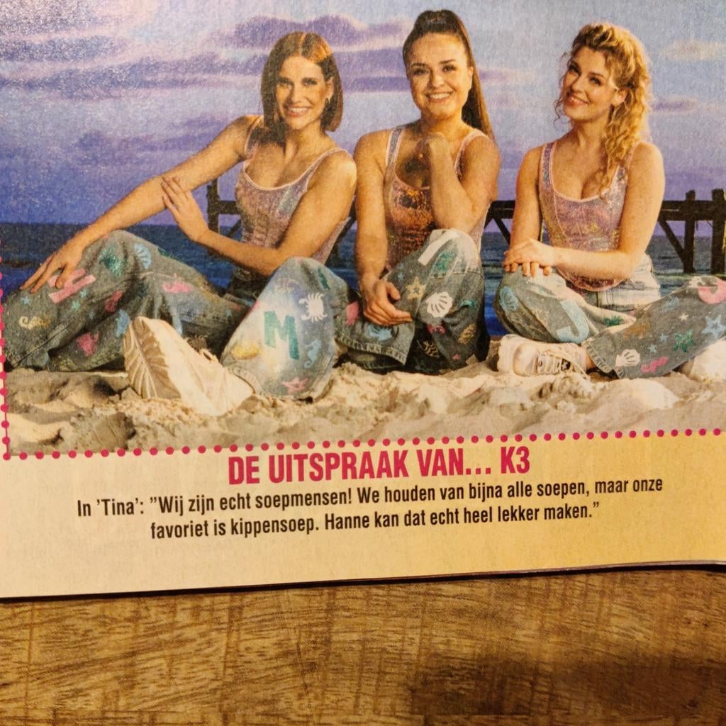 K3 Hanne - Marthe - Julia Artikel Knipsel uit 2024, Ophalen of Verzenden, 1980 tot heden, Nederland, Knipsel(s)