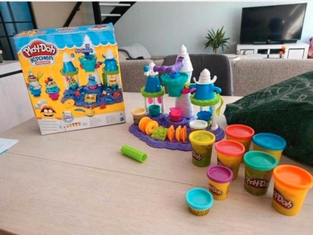 Play doh klei kasteel kitchen creations ijshoorntje bakjes, Ophalen of Verzenden, Zo goed als nieuw