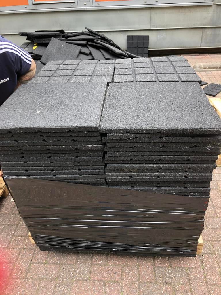 100 m2 rubberen tegels  mat matten, Gebruikt, 100 m2, Rubberen tegels, Ophalen of Verzenden