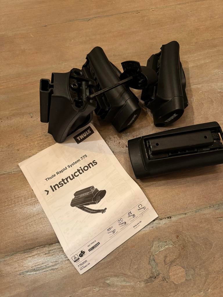Thule Rapid System 775 Voetenset Dakdragers, Auto diversen, Dakdragers, Verzenden, Gebruikt