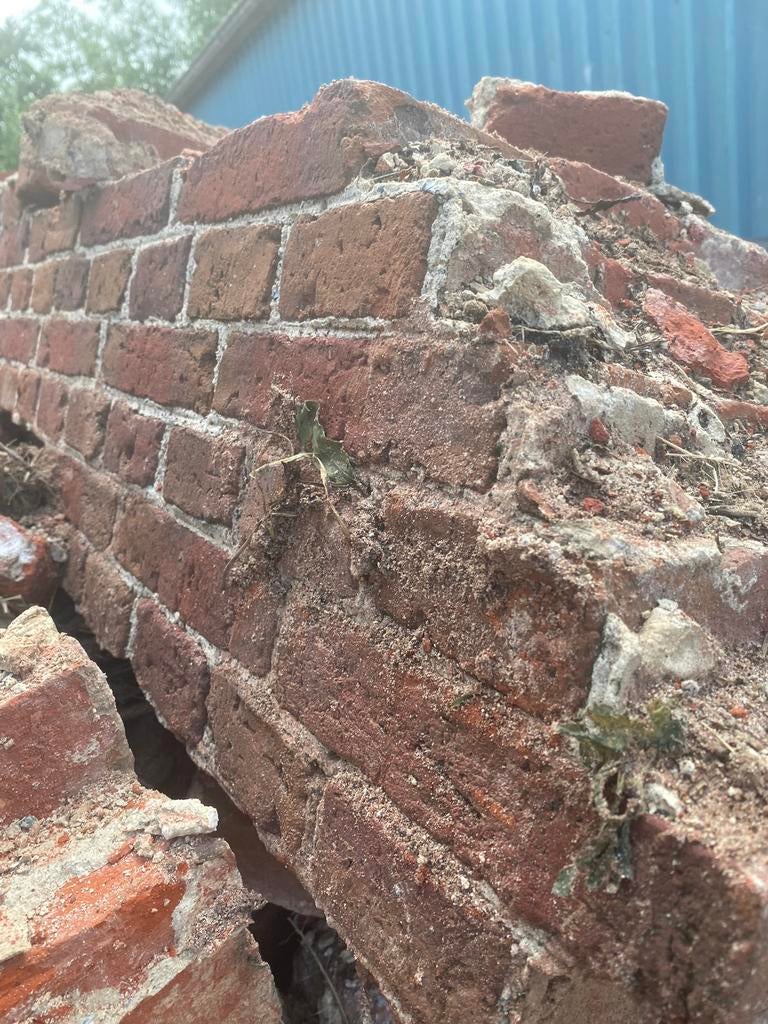 GEZOCHT!; gebouwen / gevels / schuur / stenen voor afbraak!, Doe-het-zelf en Verbouw, Metselstenen, Ophalen of Verzenden, Gebruikt