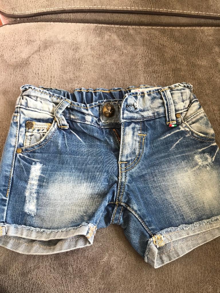 leuke nog erg nette (ZGAN) short Vingino maat 2 - 92, Broek, Meisje, Ophalen of Verzenden, Zo goed als nieuw