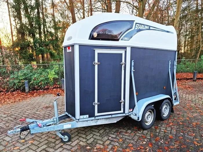 Gezocht: trailer stalling, Dieren en Toebehoren, Stalling en Weidegang, Stalling