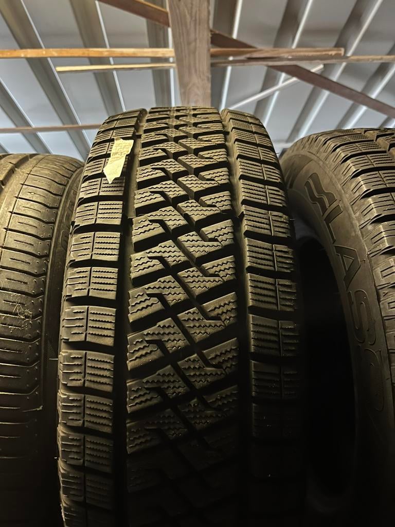 LASSA 225 70 R15C, Michelin 205 50 17, Continental 225 40 18, Auto-onderdelen, Banden en Velgen, Ophalen, 17 inch, Band(en), 205 mm