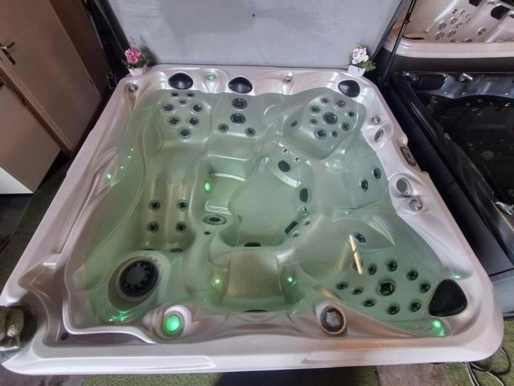 Amerikaanse jacuzzi ‼️ ZUINIG MODEL ‼️ FAMILIE SPA, Ophalen of Verzenden, Nieuw
