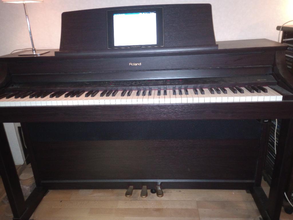 Roland Piano HPI-7. UNIEK !, Muziek en Instrumenten, Piano's, Ophalen of Verzenden, Zo goed als nieuw, Bruin, Piano