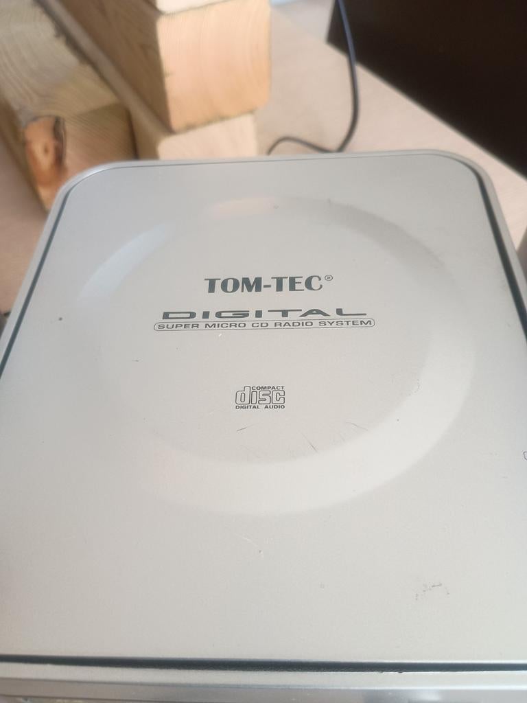 Tom tec radio cd speler met twee losse boxen, Ophalen