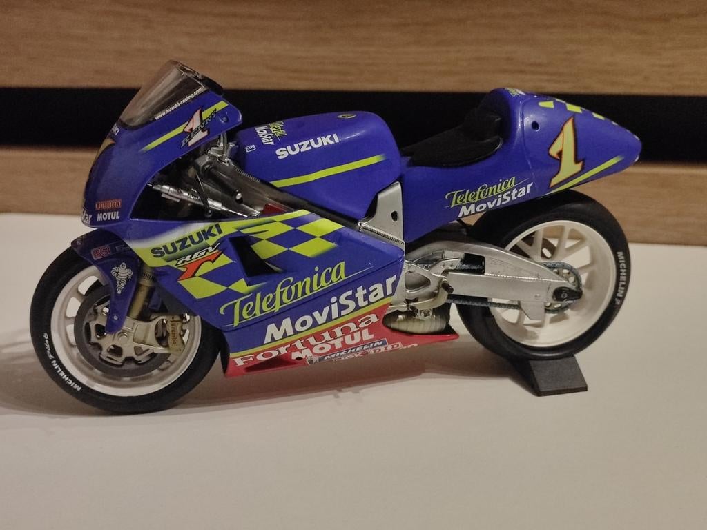 Minichamps: Suzuki RGV500 - Kenny Roberts jr. - GP500cc, Ophalen of Verzenden, Gebruikt, 1:9 t/m 1:12, Motor