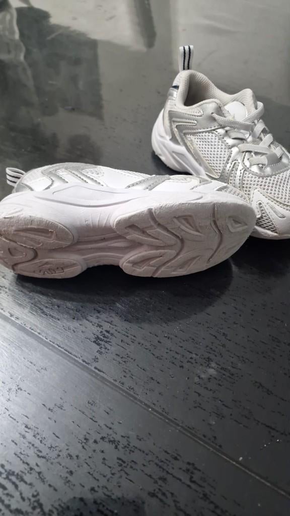 FILA kinderen sportschoenen maat 27, Ophalen of Verzenden, Zo goed als nieuw, Jongen of Meisje, Sportschoenen