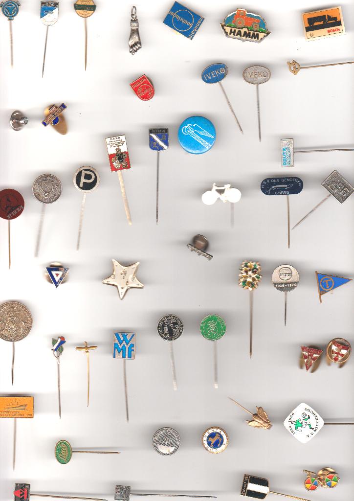 Mega verzameling duizenden speldjes, Verzamelen, Speldjes, Pins en Buttons, Verzenden, Zo goed als nieuw, Overige onderwerpen