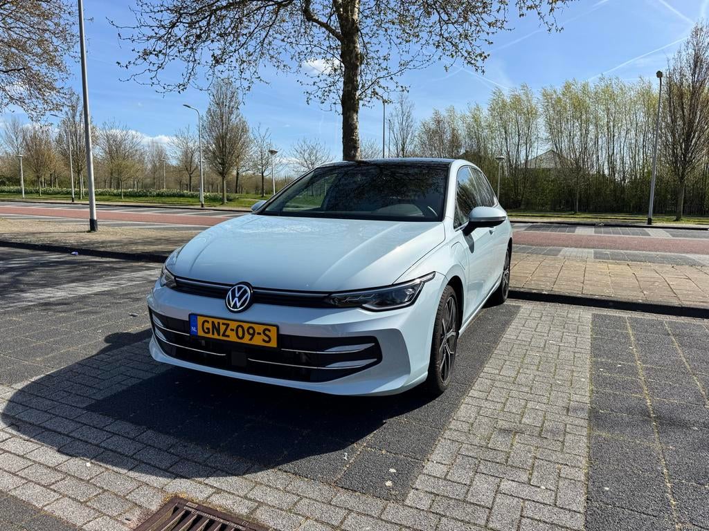 Volkswagen Golf 1.5 Ehybrid 204pk 2024 Blauw, 1498 cc, Zwart, 4 cilinders, Blauw