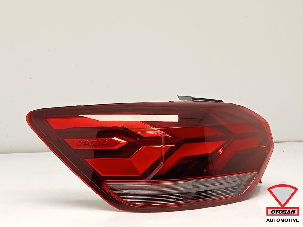 Dacia Sandero 3 2021+ Achterlicht Links Buiten 265558235R, Auto-onderdelen, Verlichting, Dacia, Gebruikt, Automobile-Dacia SA