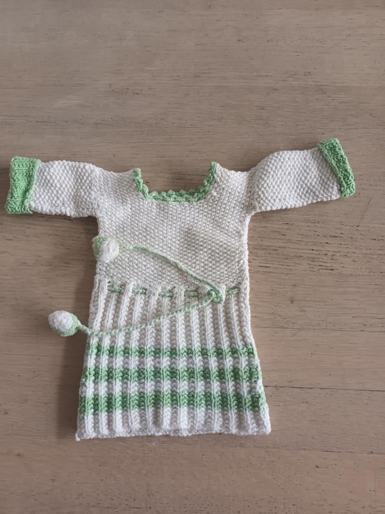 Oud schoolhandwerk proefstuderen, gebreid jurkje oude pop, Ophalen of Verzenden