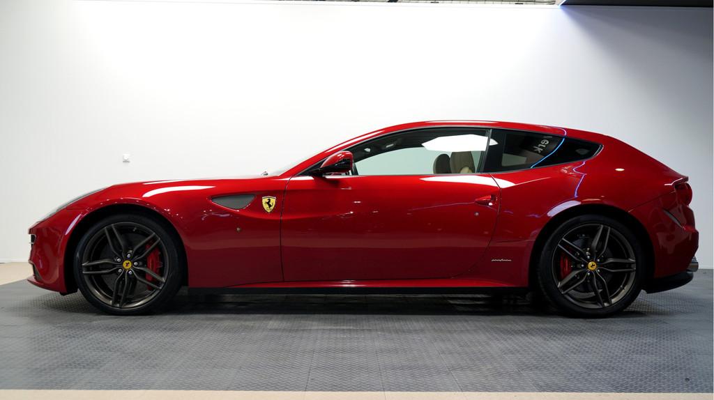 Ferrari FF 6.3 V12 HELE ROSSO MARANELLO + LED STUUR + CARBON, Auto's, Automaat, Huisgarantie, 4 stoelen, Leder