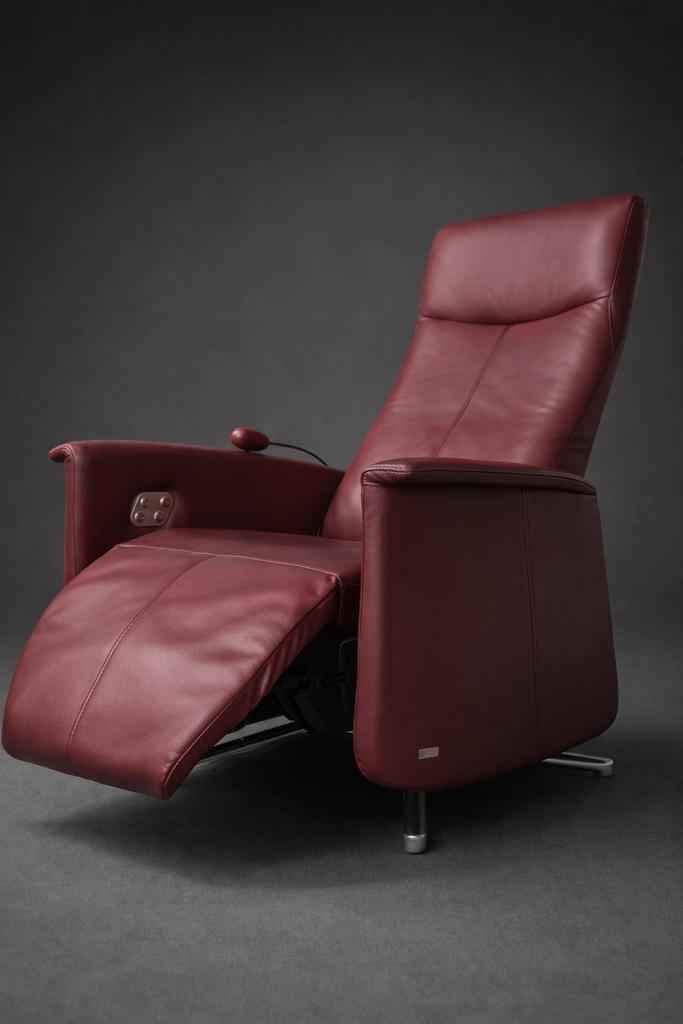 Relaxfauteuil Prominent Echt Leder met 2 motr Lendepomp, Huis en Inrichting, Fauteuils, Ophalen of Verzenden, Zo goed als nieuw