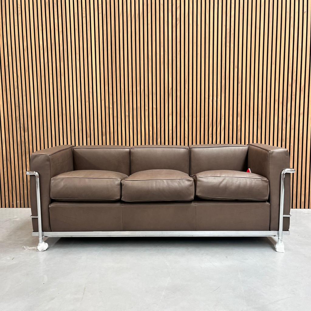 Cassina LC2 bank - Le Corbusier Mocca leder