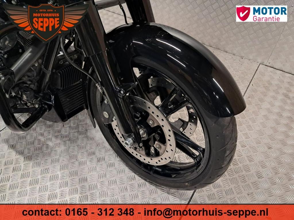 HARLEY-DAVIDSON STREET GLIDE FLHX (bj 2019), 2 cilinders, Chopper, Bedrijf, Onbekend