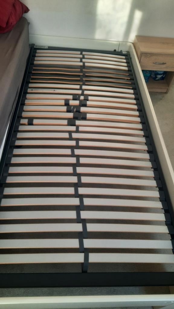 2-persoons bed 180x200, Auping ombouw, 2 matrassen, Tweepersoons, Ophalen of Verzenden, Zo goed als nieuw, 180 cm