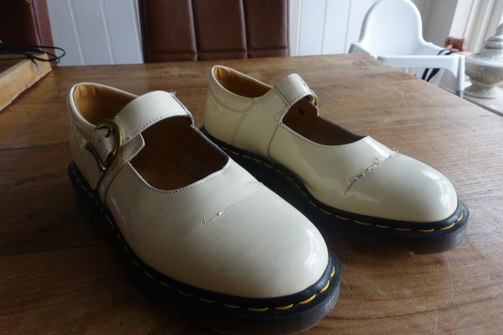Dr Martens witte lak schoenen maat 42, Kleding | Dames, Schoenen, Schoenen met lage hakken, Wit, Ophalen of Verzenden, Dr. Martens