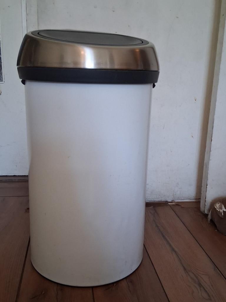 Te koop, Brabanita metaal prullenbak met vinger druk functie, Ophalen, Metaal