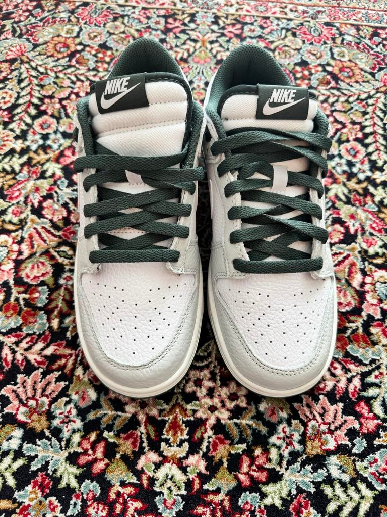 Nike Dunk Retro SE "Vintage Green" low-top, Ophalen, Nieuw, Overige kleuren, Sneakers of Gympen