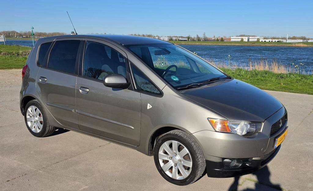 Mitsubishi Colt 1.3 5D Automaat Bouwjaar 2010 Grijs, Automaat, Euro 5, Stof, Zwart