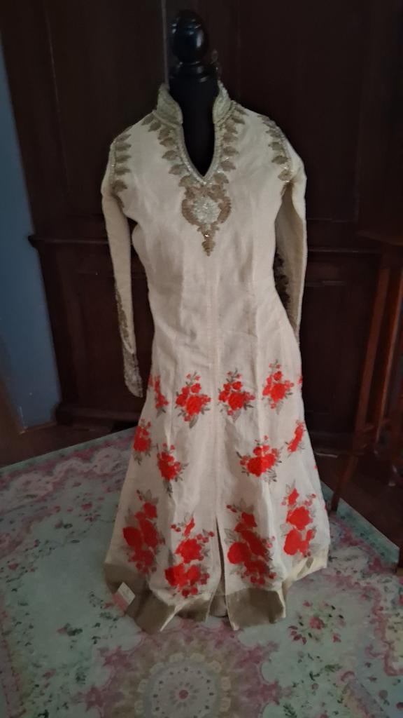 Indiase trouw/feestjurk. Handgemaakt veel details, Ophalen of Verzenden, Zo goed als nieuw