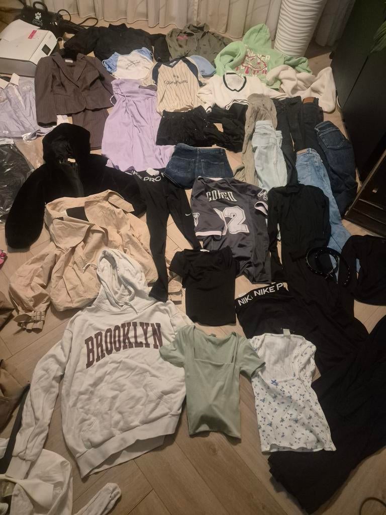 35 stuks kledingpakket dames maat 32 34 36, Ophalen of Verzenden, Zo goed als nieuw, Maat 34 (XS) of kleiner