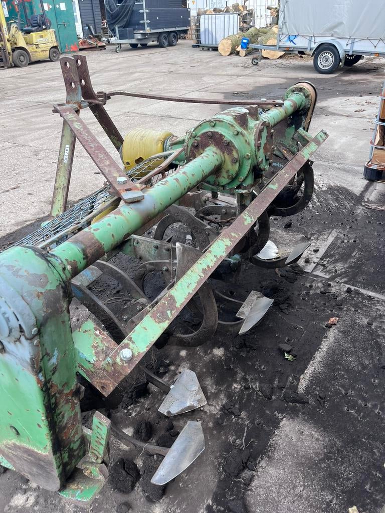 Goed werkende spitmachine, Ophalen, Zo goed als nieuw