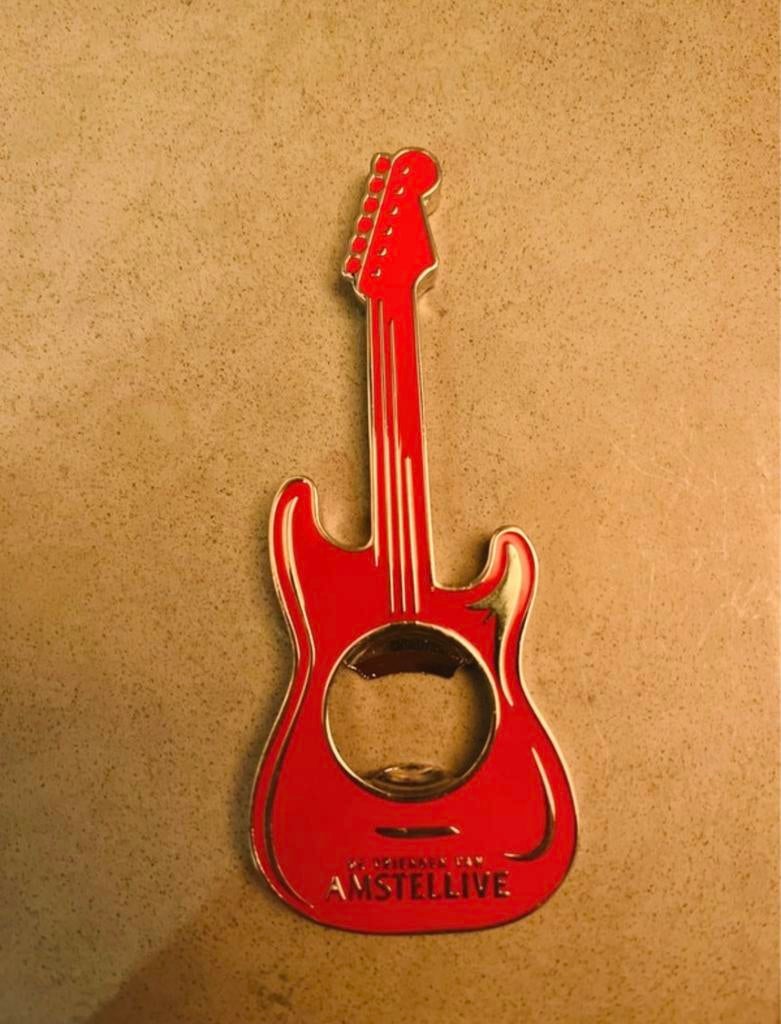 Amstel Live Flesopener Gitaar - Rood, Ophalen of Verzenden, Zo goed als nieuw, Flesopener, Amstel