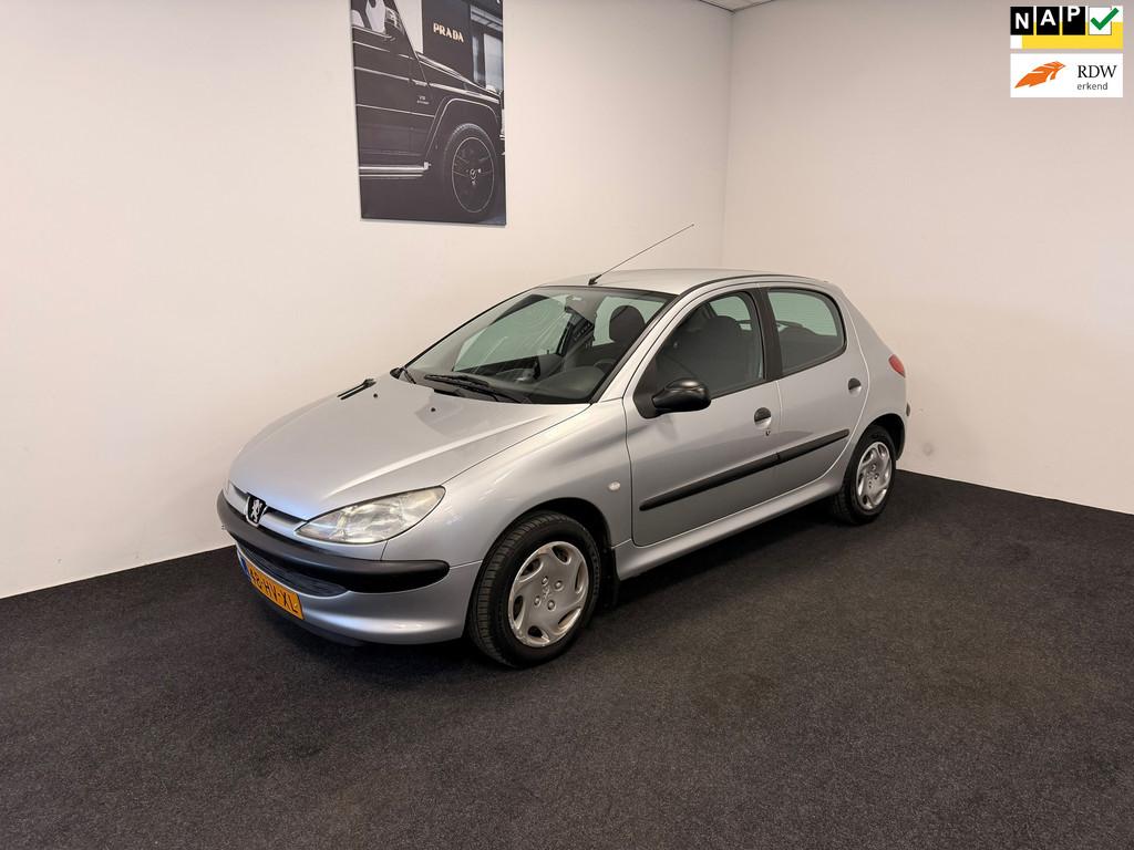 Peugeot 206 1.4 XR, Auto's, Peugeot, Voorwielaandrijving, Stof, 31 €/maand, 4 cilinders