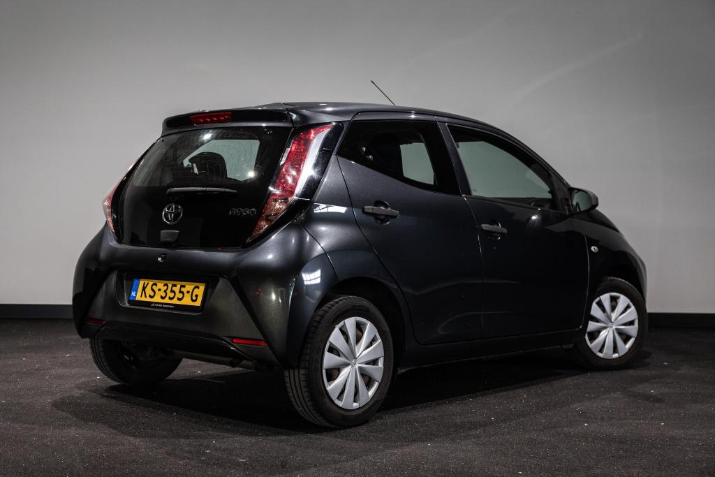 Toyota Aygo 1.0 VVT-i x-now | Hill-hold | Cruise Control, Keurmerk '100% Onderhouden', 12 maanden, Stof, Gebruikt