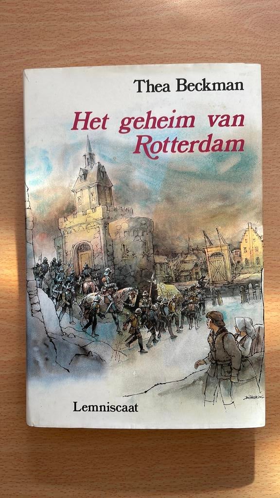Het geheim van Rotterdam Thea Beckman, Ophalen of Verzenden, Zo goed als nieuw