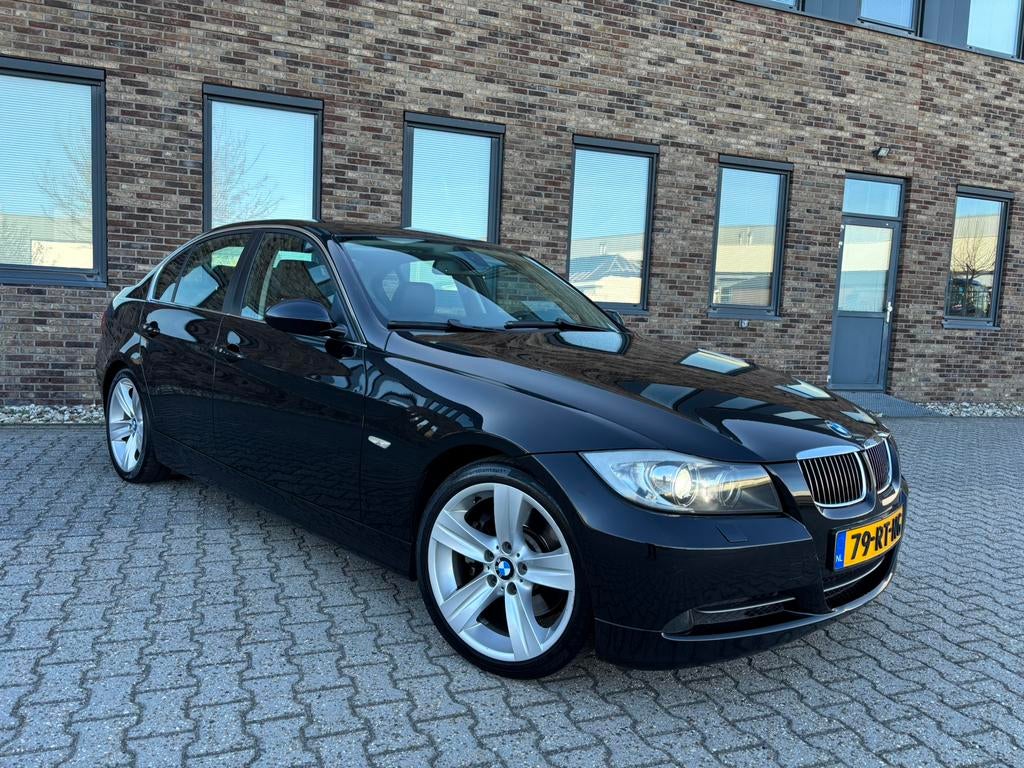 BMW 3-Serie 3.0 I 330i AUT 2005 Zwart Xenon PDC Cruise Leder, Auto's, Automaat, Achterwielaandrijving, 1440 kg, Zwart
