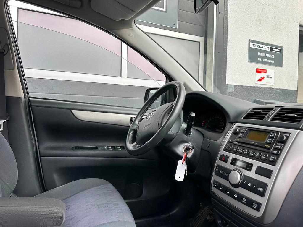 Toyota Avensis Verso 2.0i Linea Sol 7-persoons |95 dkm ! |AI, Voorwielaandrijving, 1998 cc, Gebruikt, 4 cilinders