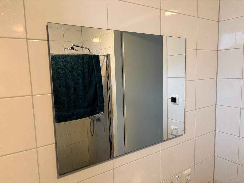 Badkamerspiegel - 80x60cm - Frameloos - Spiegel - GRATIS, Huis en Inrichting, Ophalen, Zo goed als nieuw, Minder dan 100 cm, Rechthoekig