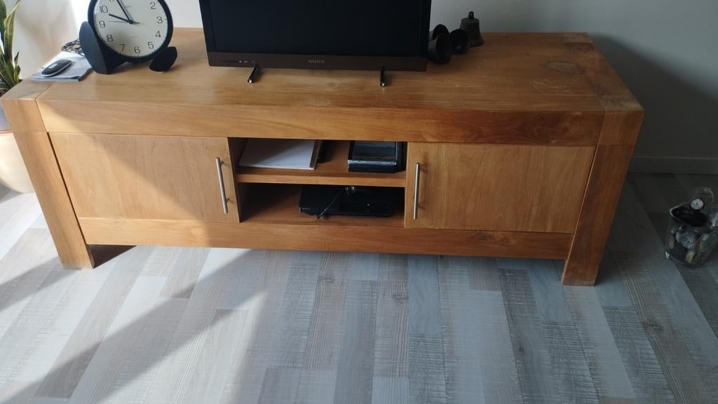 Tv meubel tekoop, 150 tot 200 cm, Ophalen of Verzenden, Zo goed als nieuw, Minder dan 100 cm