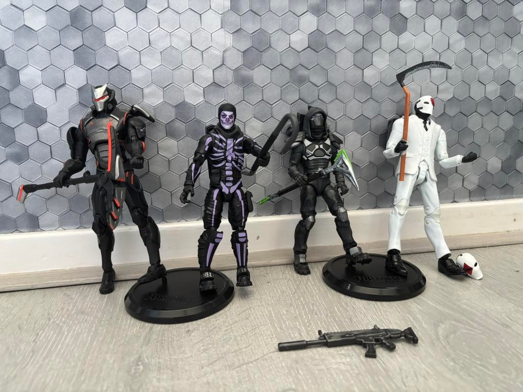 4 grote fortine poppen incl wapens en rugzak, Ophalen of Verzenden, Zo goed als nieuw