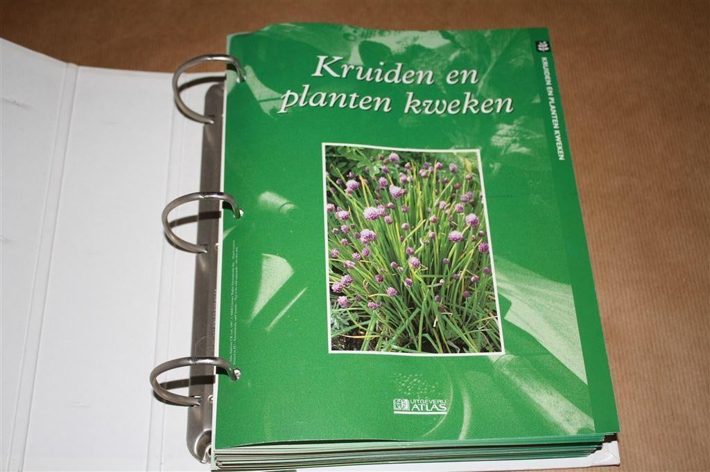 Kruiden en Planten Kweken. De Geheime Wereld van de Kruiden., Boeken, Ophalen of Verzenden, Zo goed als nieuw, Tuinieren en Tuinplanten