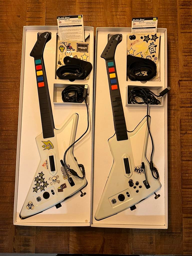 Twee Guitar Hero X-Plorer gitaren, Spelcomputers en Games, Ophalen, Muziek, Gebruikt, 1 speler