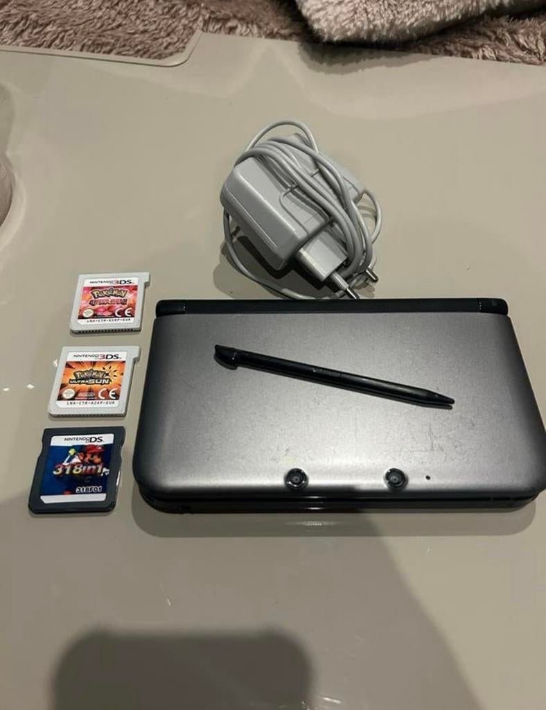 Bomvolle Nintendo 3ds xl + spellen, Spelcomputers en Games, Spelcomputers | Nintendo 2DS en 3DS, Ophalen of Verzenden, Zo goed als nieuw