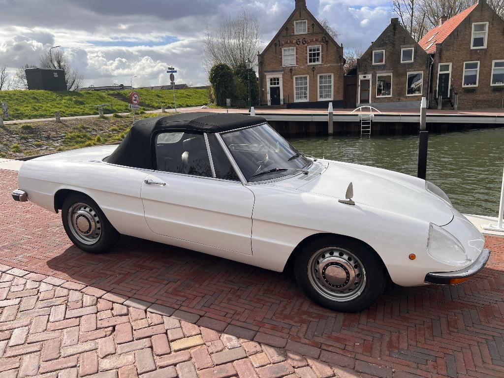 Alfa Romeo Spider, Voorwielaandrijving, Zwart, 4 cilinders, Cabriolet