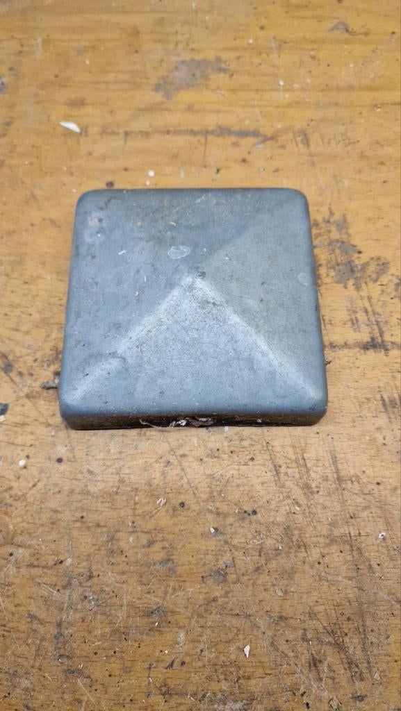 Paalornament piramide thermisch verzinkt 9x9cm, Tuin en Terras, Ophalen of Verzenden, Gebruikt, IJzer, Overige typen