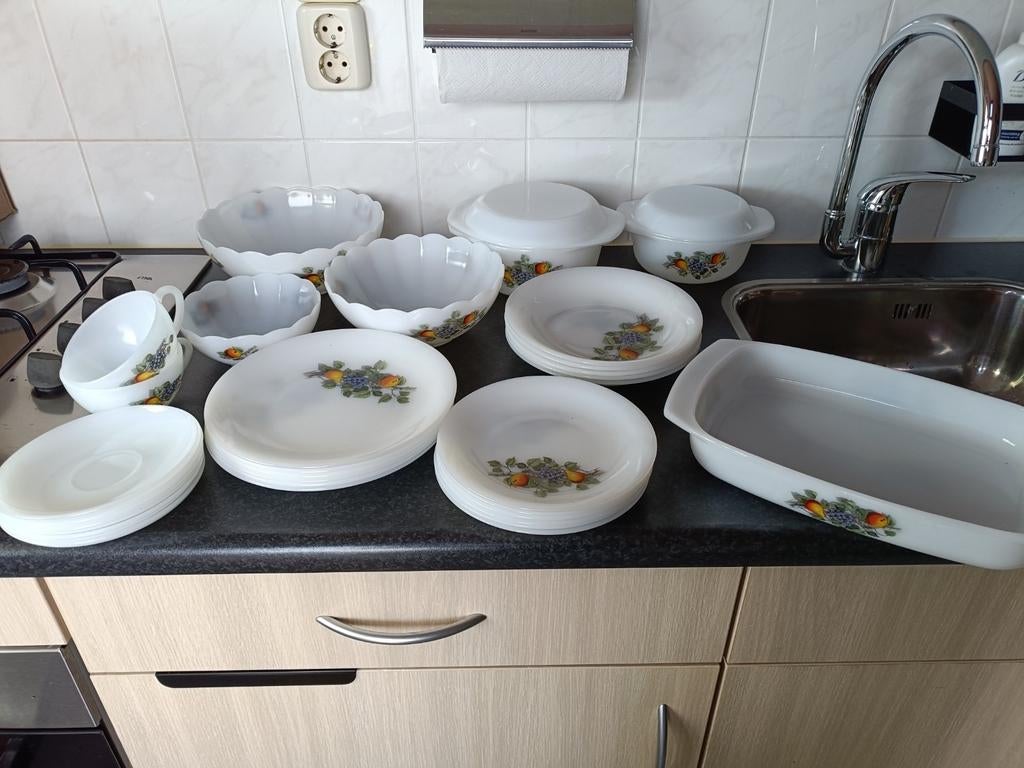 Arcopal Servies met Fruitmotief, Gebruikt, Ophalen of Verzenden, Glas, Overige stijlen