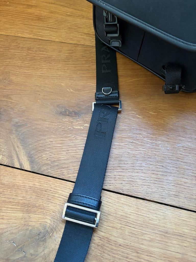 Prada tas, Ophalen of Verzenden, Gebruikt, Zwart, Schoudertasje