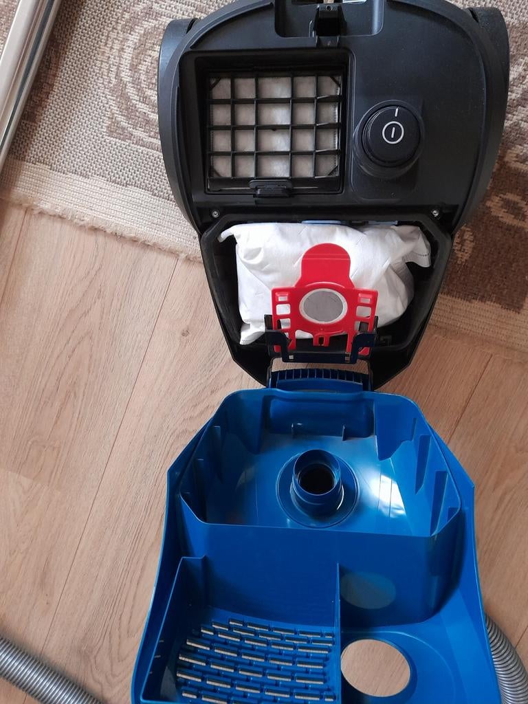 Bosch Move On Mini stofzuiger ., Witgoed en Apparatuur, Stofzuigers, Ophalen, Zo goed als nieuw, Stofzak, Stofzuiger