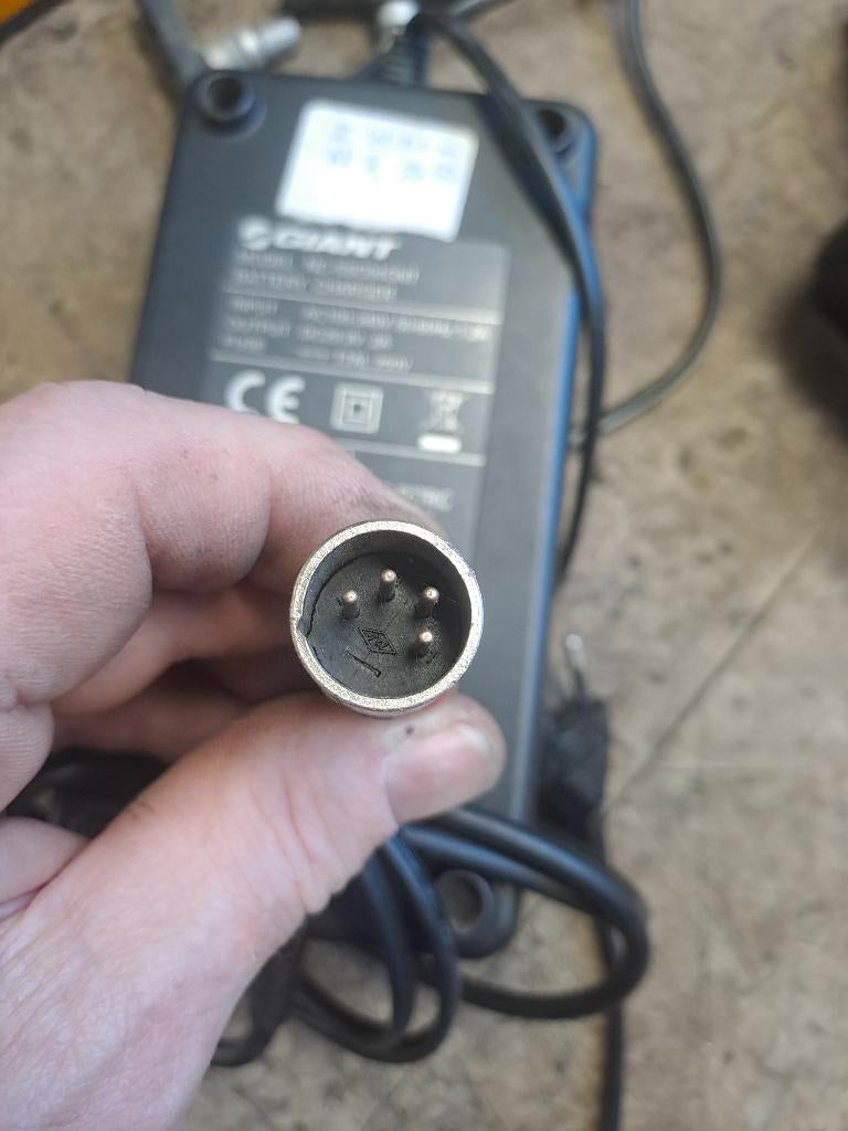 acculader Giant, Ophalen of Verzenden, Gebruikt