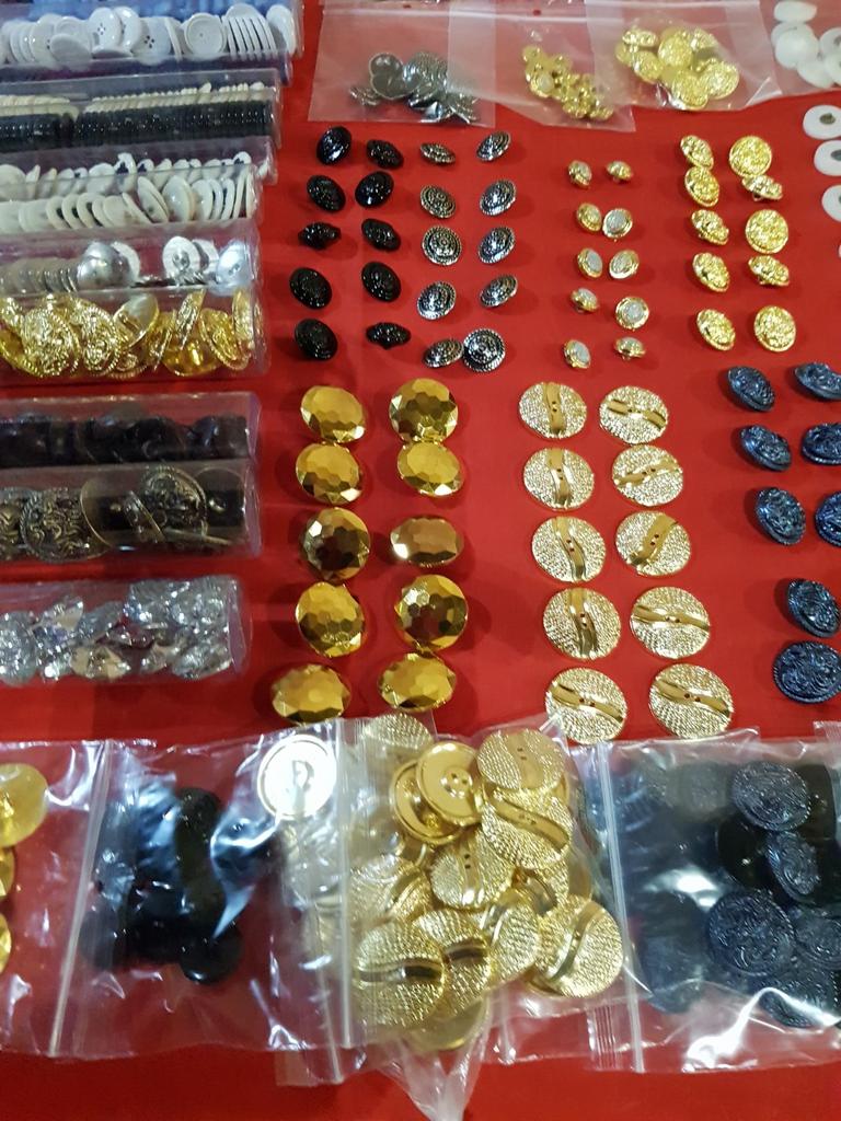 Giga partij luxe knopen zoals op de foto, Ophalen of Verzenden, Nieuw, Knoop of Knopen