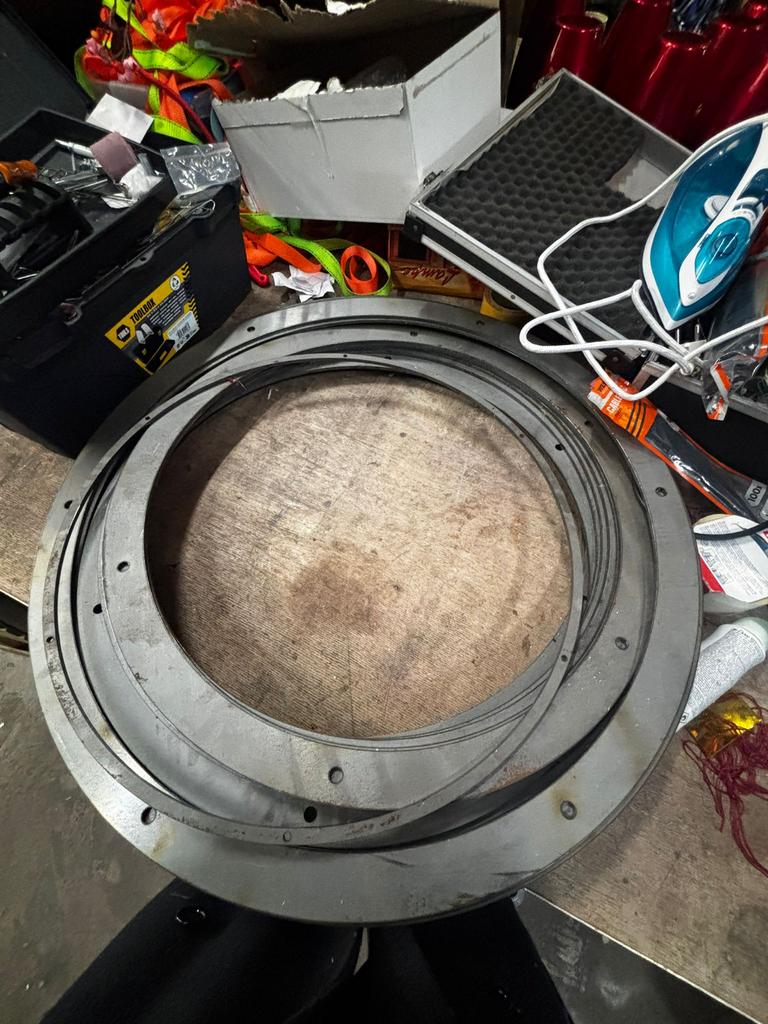 Stalen ringen / flenzen met boutgaten, Ophalen